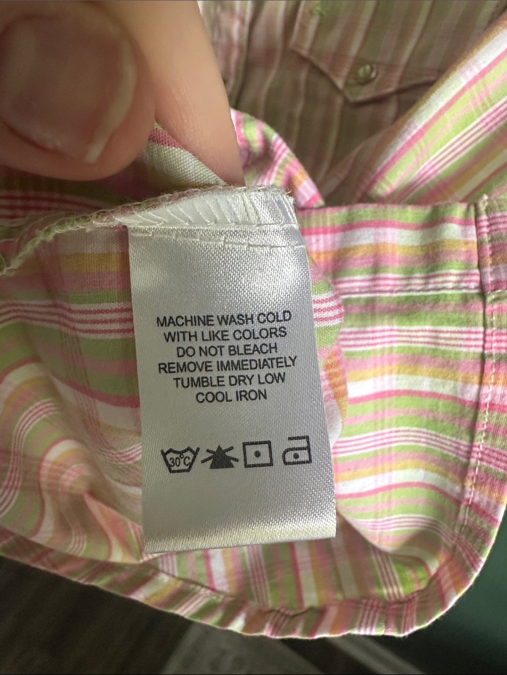 Wrangler Aura Sleeveless Plaid Button-Down Shirt in Pink & Light Green Size L - Picture 4 of 7